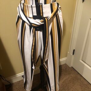 NWT Fashion Nova Tropical Escape Pant Size M